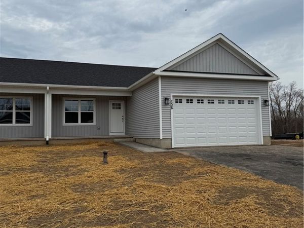 306 Nicks Way, Syracuse, NY 13209