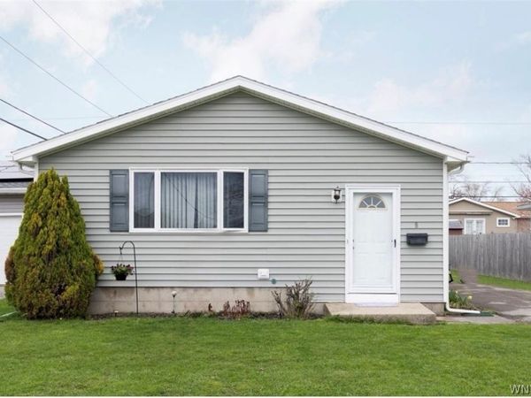 8 E Toulon Drive, Buffalo, NY 14227