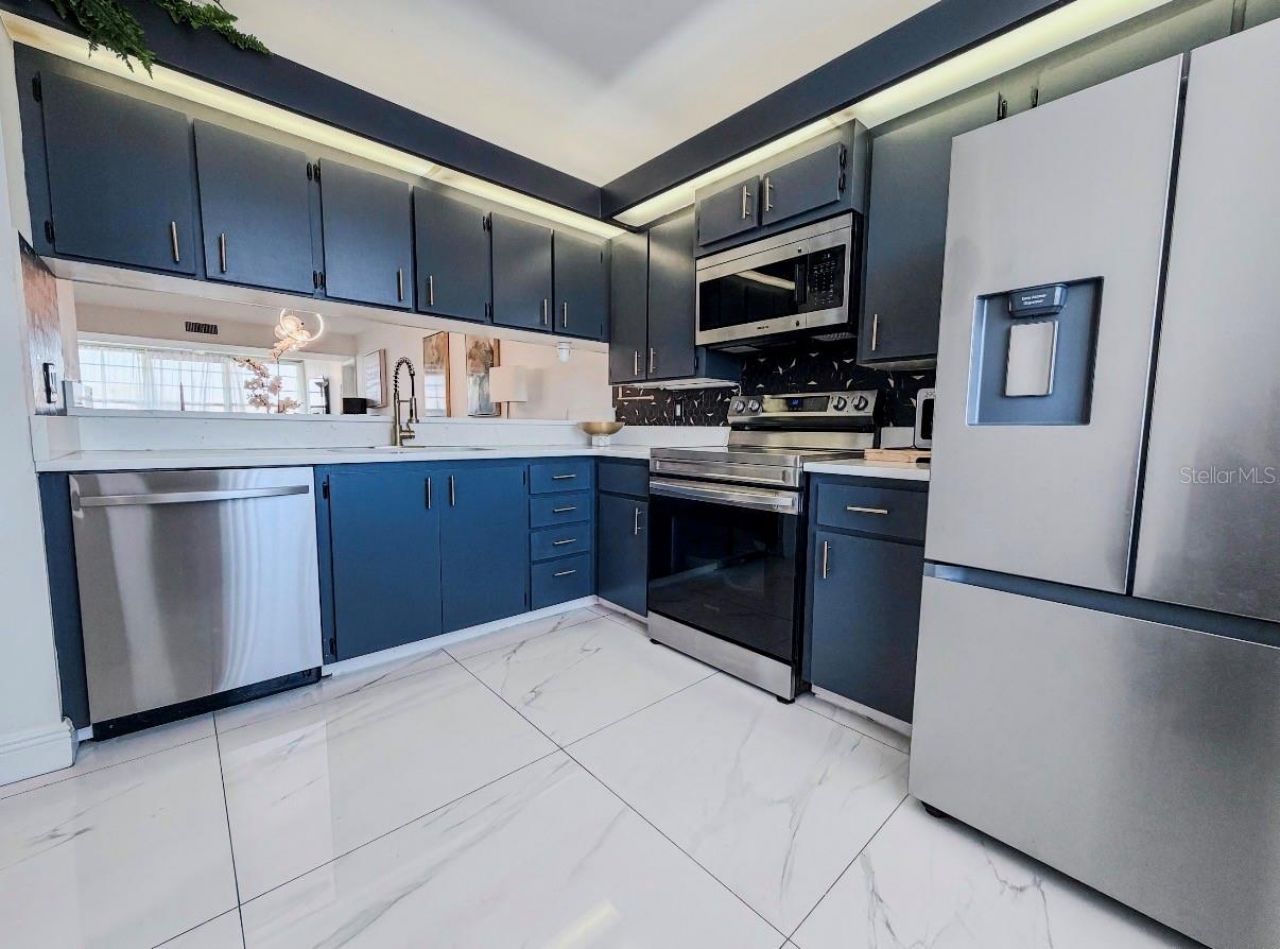 3635 Whitehall Drive, Unit 401, West Palm Beach, FL 33401 Photo