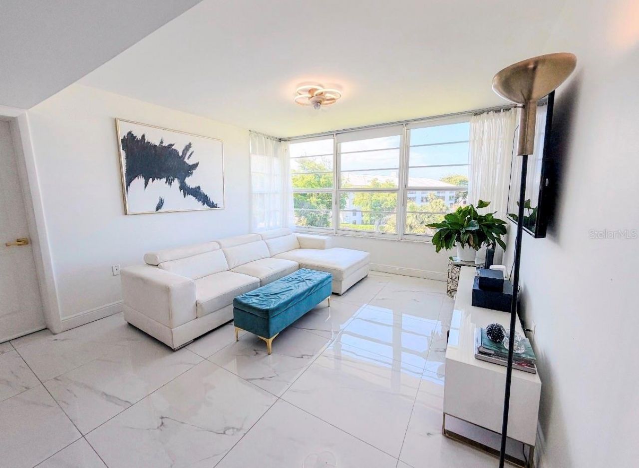 3635 Whitehall Drive, Unit 401, West Palm Beach, FL 33401 Photo