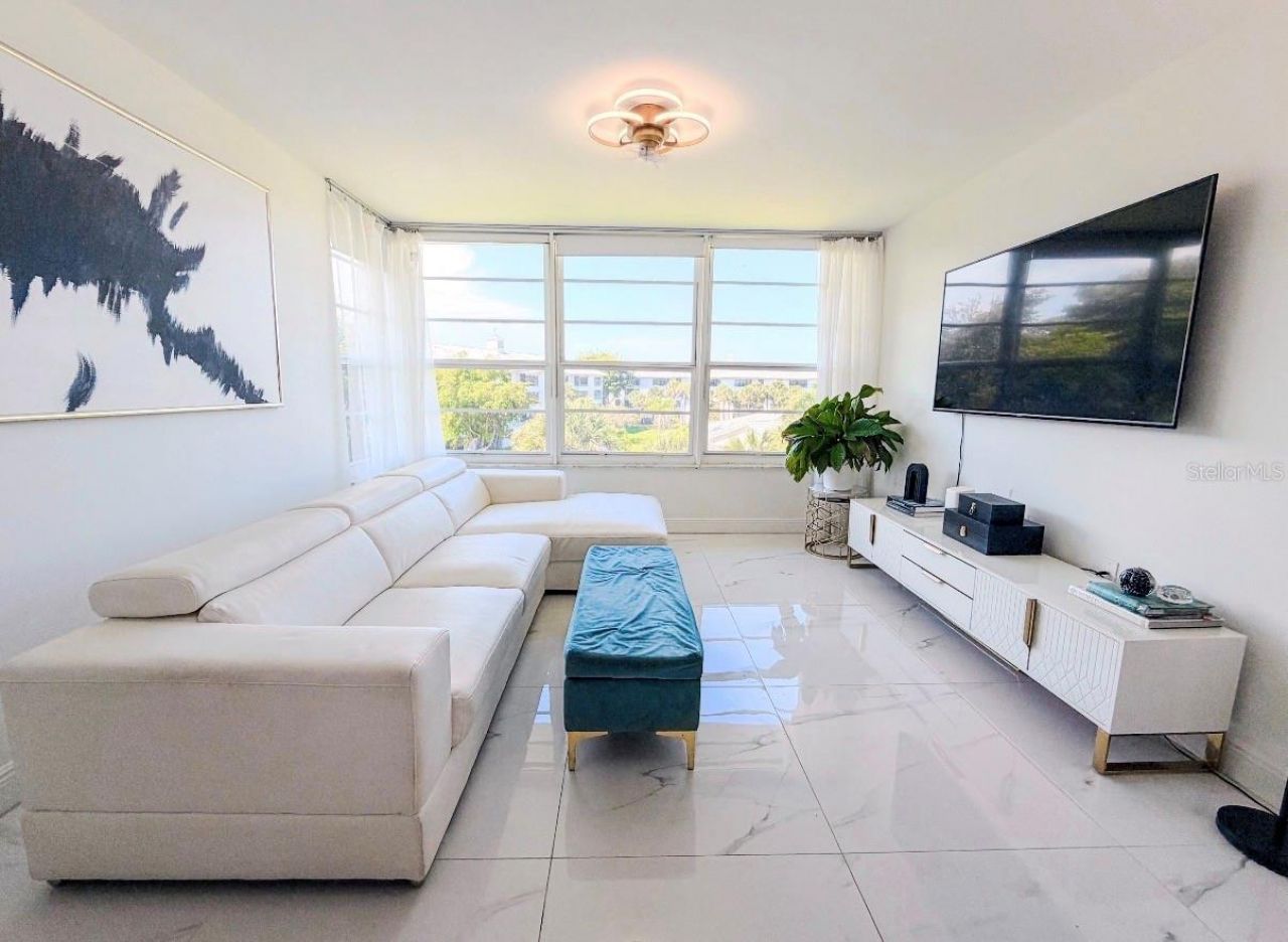 3635 Whitehall Drive, Unit 401, West Palm Beach, FL 33401 Photo