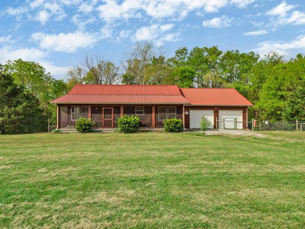 137 Whirlwind Lane, Pikeville, TN 37367