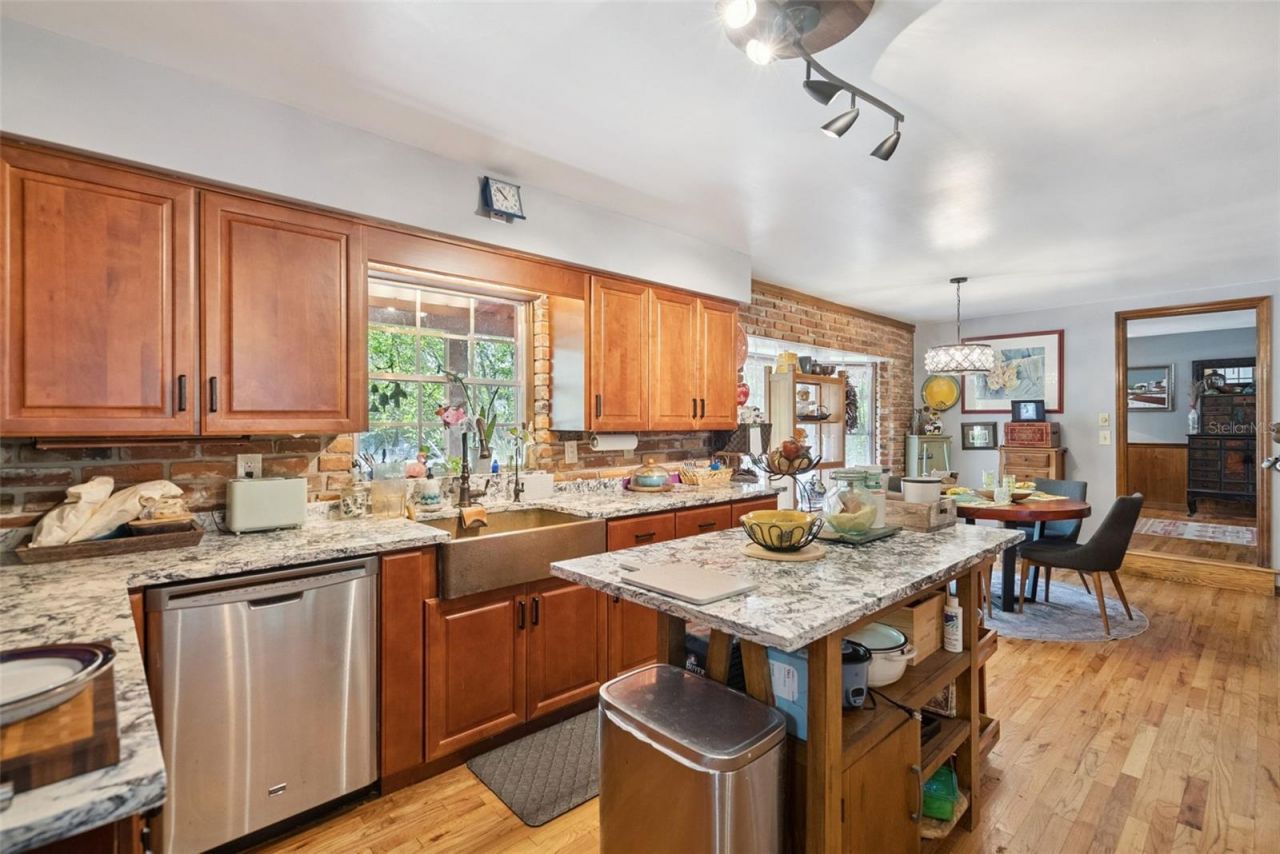 295 Frances Circle, Altamonte Springs, FL 32701 Photo