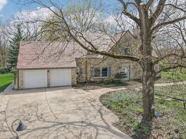 S24W23112 Lookout DRIVE, Waukesha, WI 53186