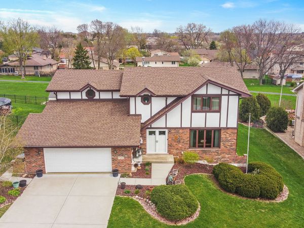 17203 Highwood Drive, Orland Park, IL 60467