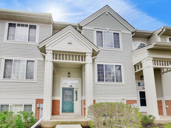 18 New Haven Drive , Unit 18, Cary, IL 60013