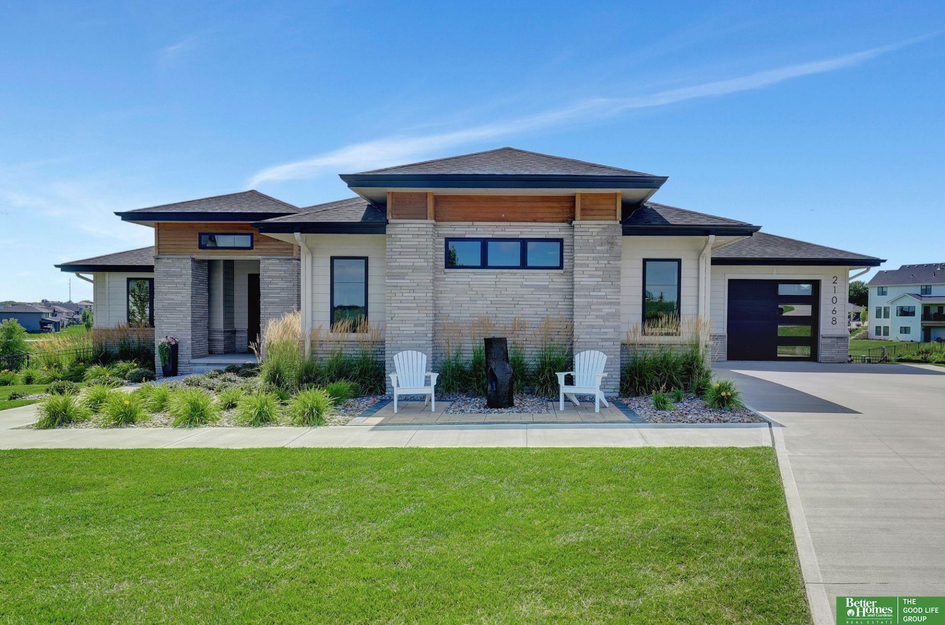 21068 Valley Circle, Elkhorn, NE 68022 Main Photo