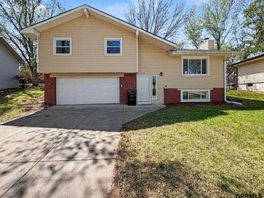 749 W Leon Drive , Lincoln, NE 68521
