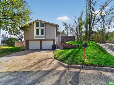 5940 S 137th Circle , Omaha, NE 68137