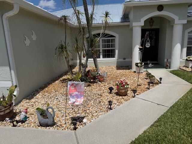 925 SW Worcester Lane Sw, Port Saint Lucie, FL 34953 Photo