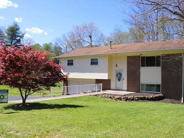 104 Elmridge Court, BECKLEY, WV 25801