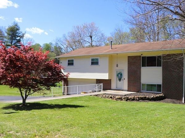 104 Elmridge Court, BECKLEY, WV 25801