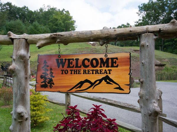 31 White Rock Trl, Caldwell, WV 24925