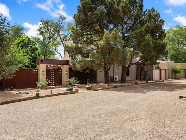 204 Tierra Del Sol NW, Albuquerque, NM 87114