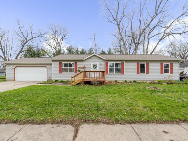 2876 May Street , Portage, IN 46368