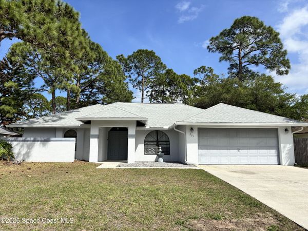 221 Seahorse Circle SE, Palm Bay, FL 32909