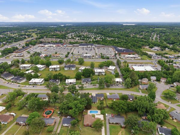 4721 Phoenix Dr, Hermitage, TN 37076