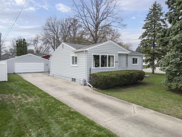 439 Parkhaven Drive, Waterloo, IA 50701