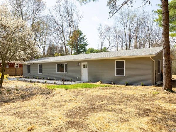 7 Eckelman Drive, Hyde Park, NY 12538