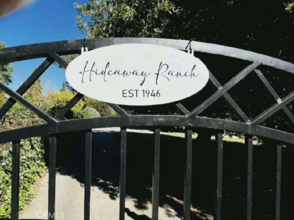 17107 Raymer Street, Sherwood Forest, CA 91325