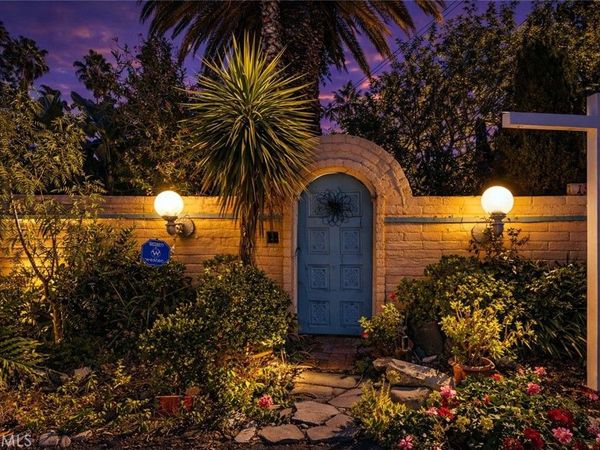 15 La Crescenta Drive, Camarillo, CA 93010