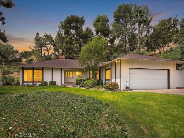 5213 Crown Avenue, La Canada Flintridge, CA 91011