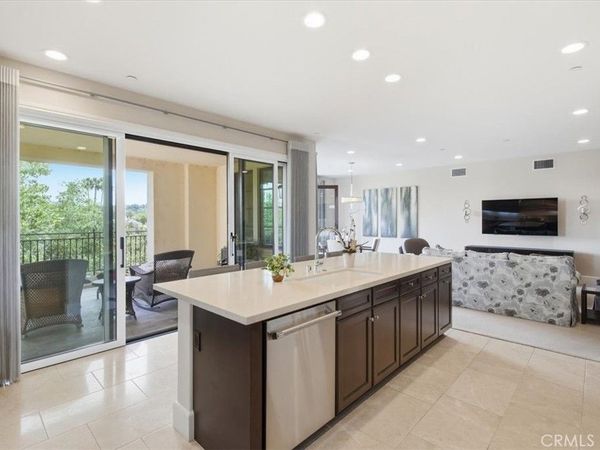 23500 Park Sorrento, Unit D44, Calabasas, CA 91302