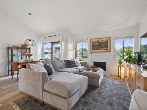 1275 Seacliff Court, Unit 2, Ventura, CA 93003