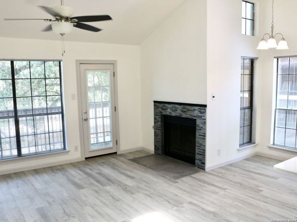 8611 DATAPOINT, Unit 10, San Antonio, TX 78229