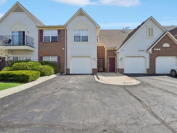 9631 Lakeside Drive, Unit 68, Ypsilanti, MI 48197