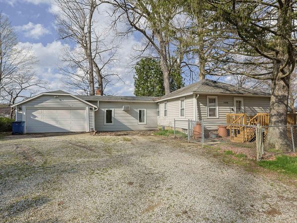 15899 Lakeview Drive, Buchanan, MI 49107