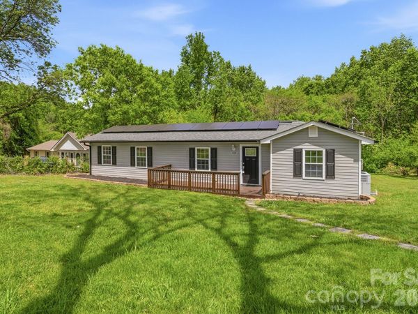 219 Breezewood Drive , Charlotte, NC 28262