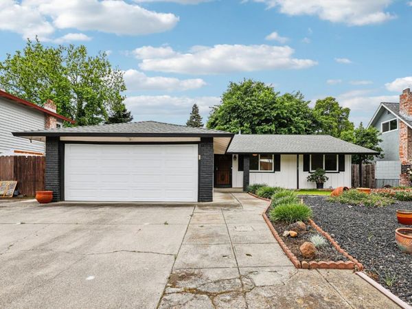 214 Albany Avenue, Vacaville, CA 95687