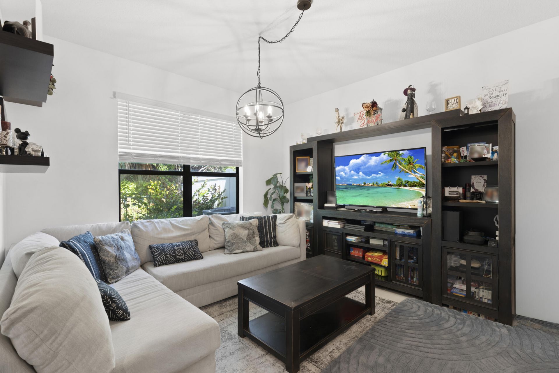 1004 Sweet Briar Lane, Riviera Beach, FL 33410 Photo