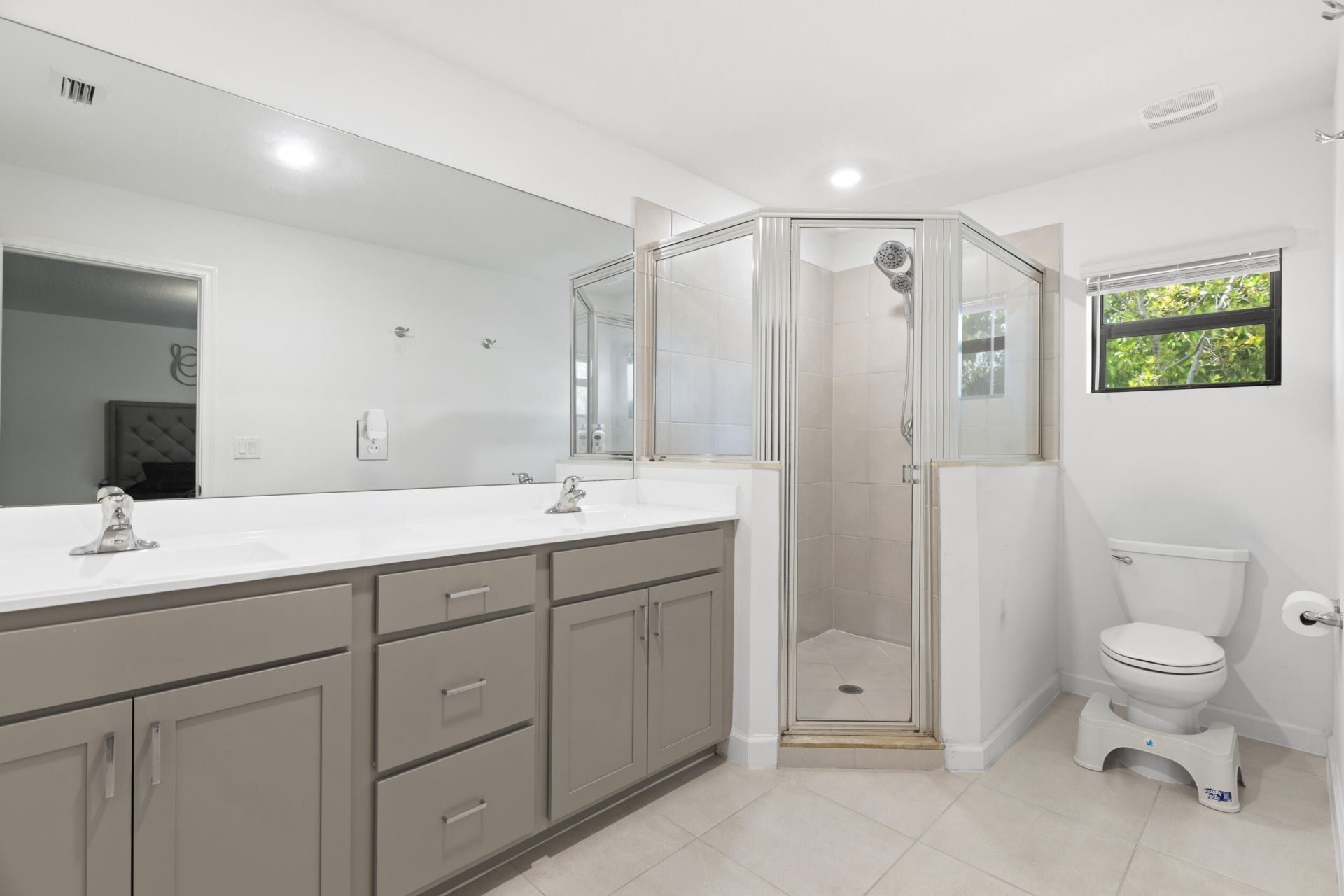 1004 Sweet Briar Lane, Riviera Beach, FL 33410 Photo