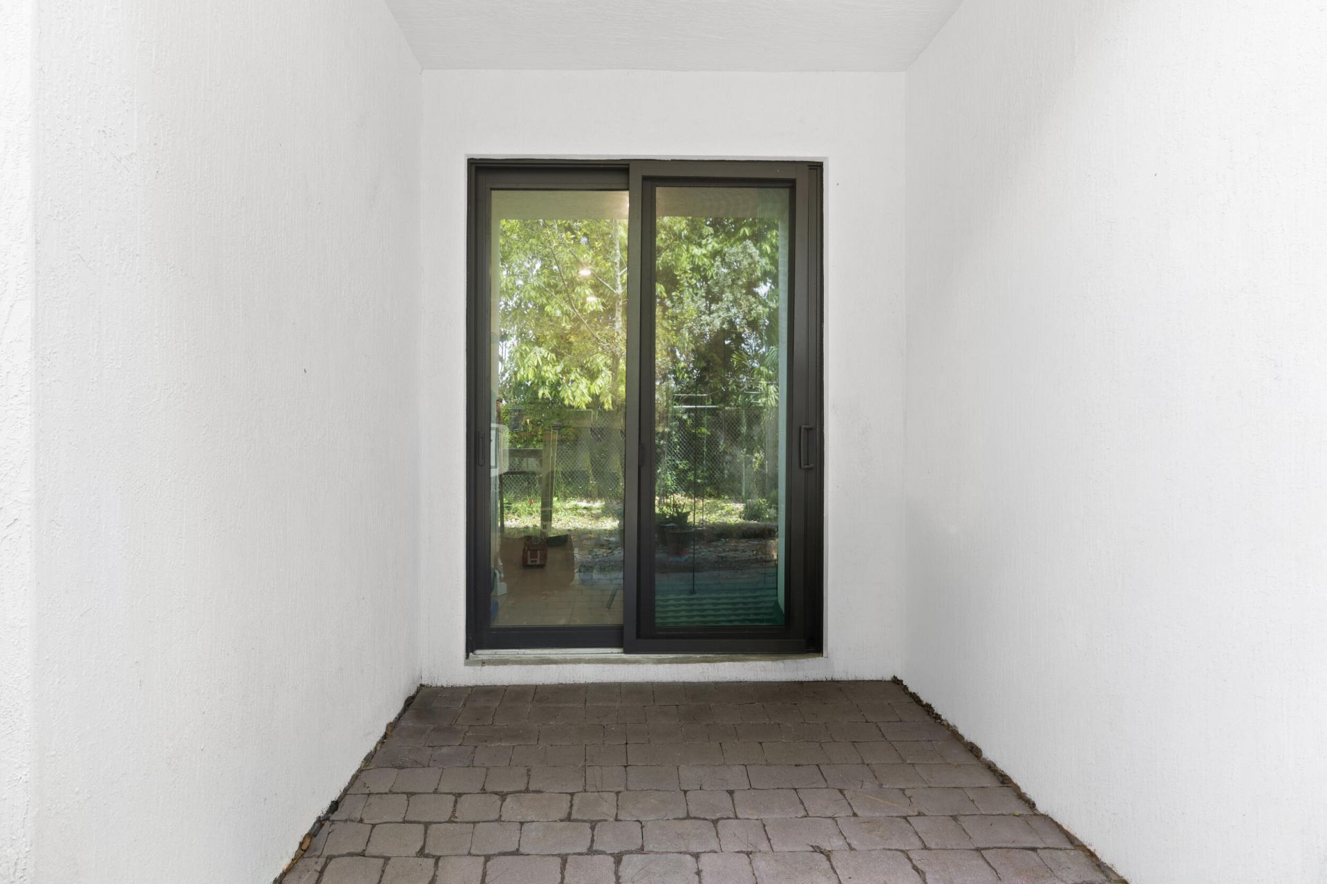 1004 Sweet Briar Lane, Riviera Beach, FL 33410 Photo