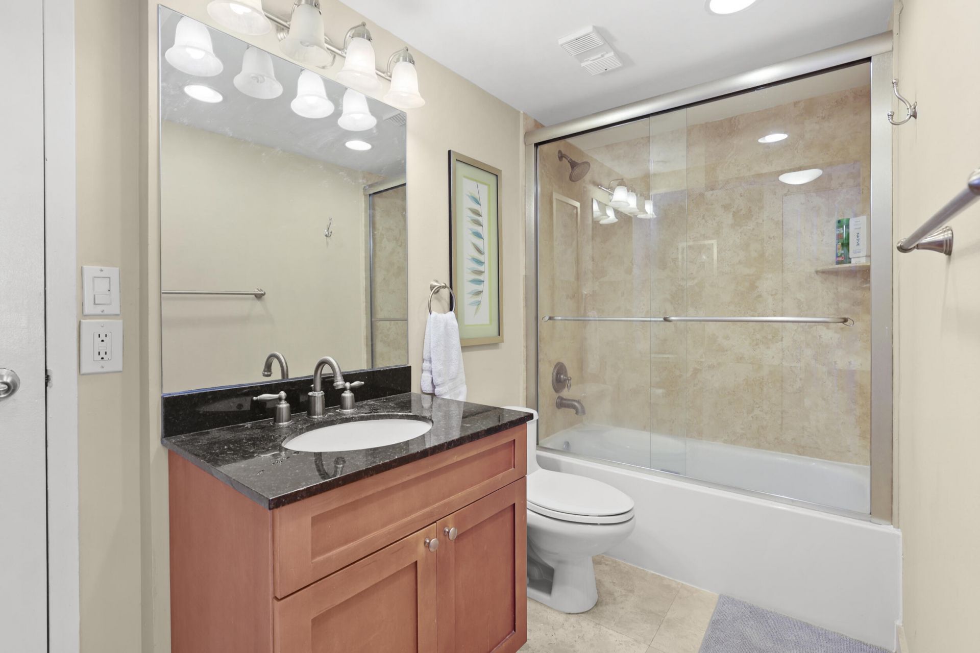 1830 Embassy Drive, Unit 122, West Palm Beach, FL 33401 Photo