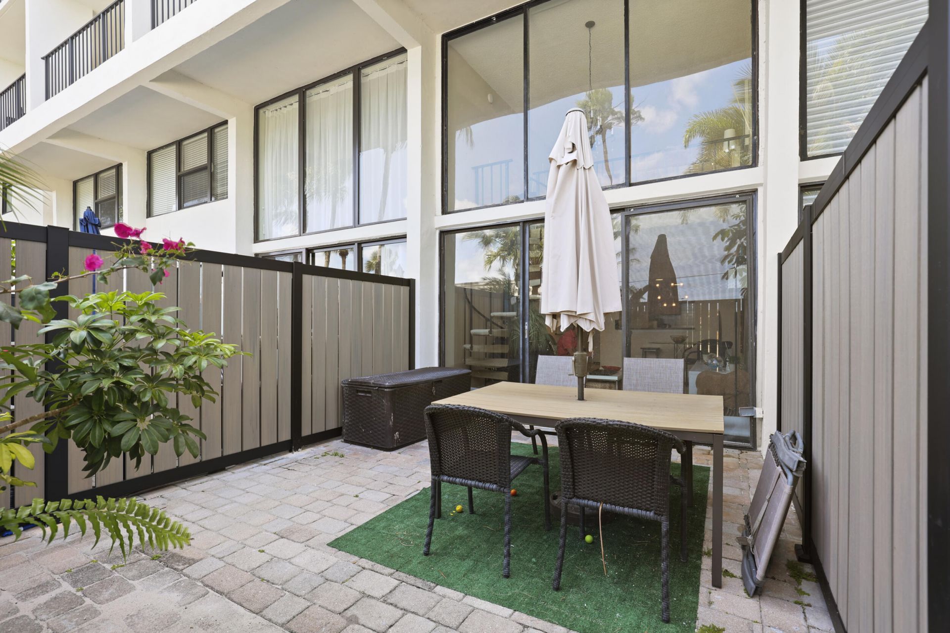 1830 Embassy Drive, Unit 122, West Palm Beach, FL 33401 Photo