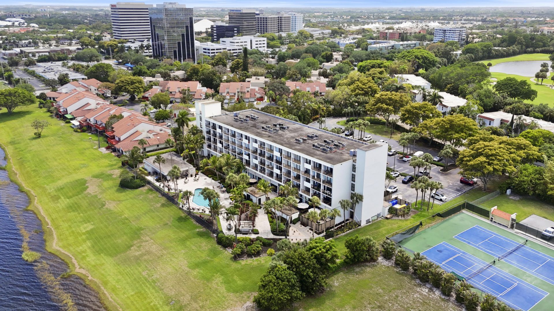 1830 Embassy Drive, Unit 122, West Palm Beach, FL 33401 Photo