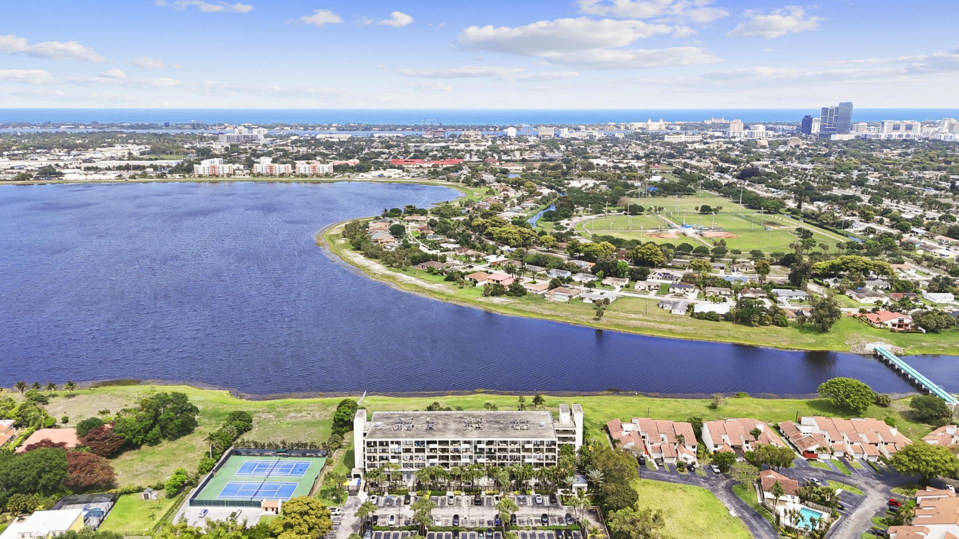 1830 Embassy Drive, Unit 122, West Palm Beach, FL 33401 Photo