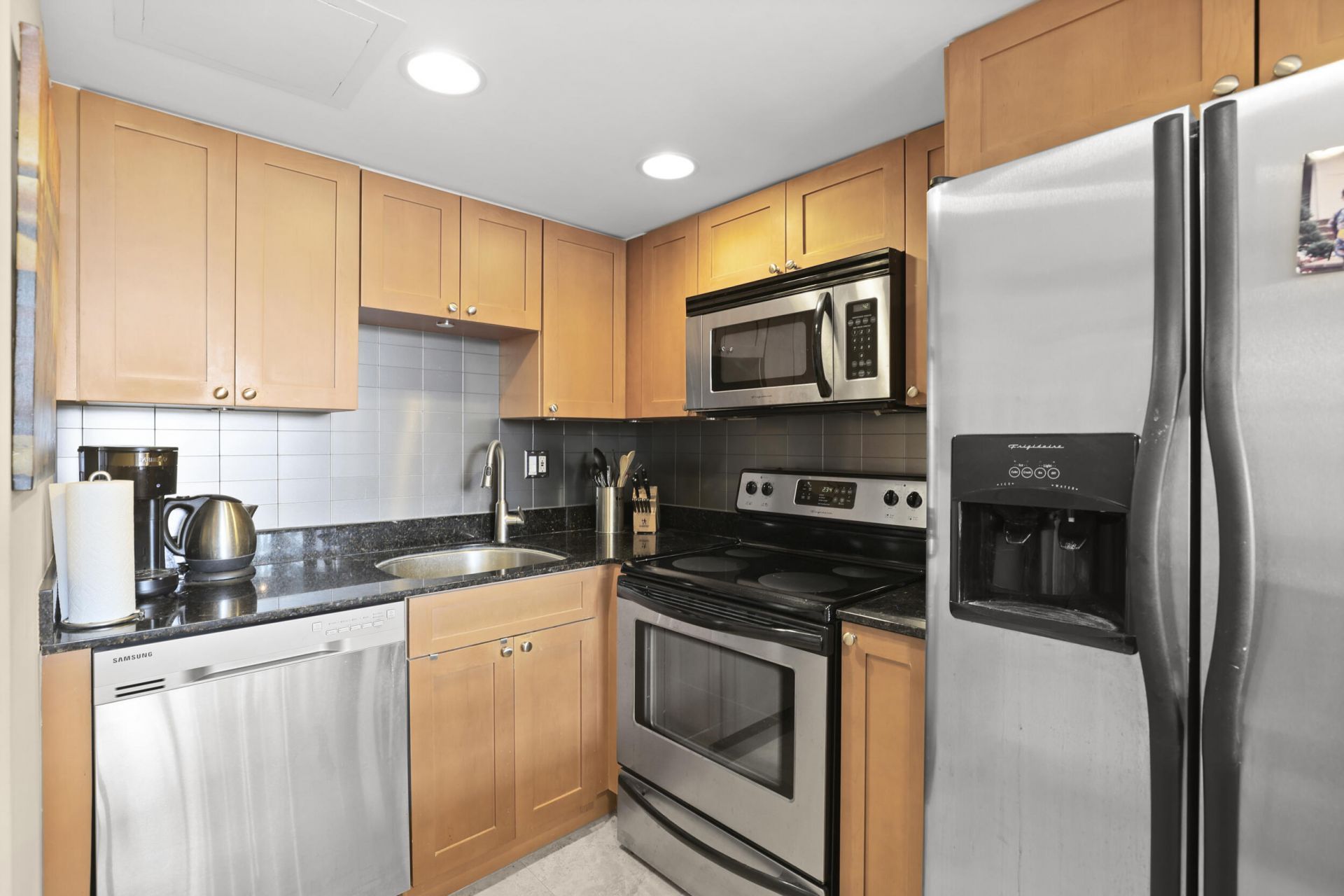 1830 Embassy Drive, Unit 122, West Palm Beach, FL 33401 Photo