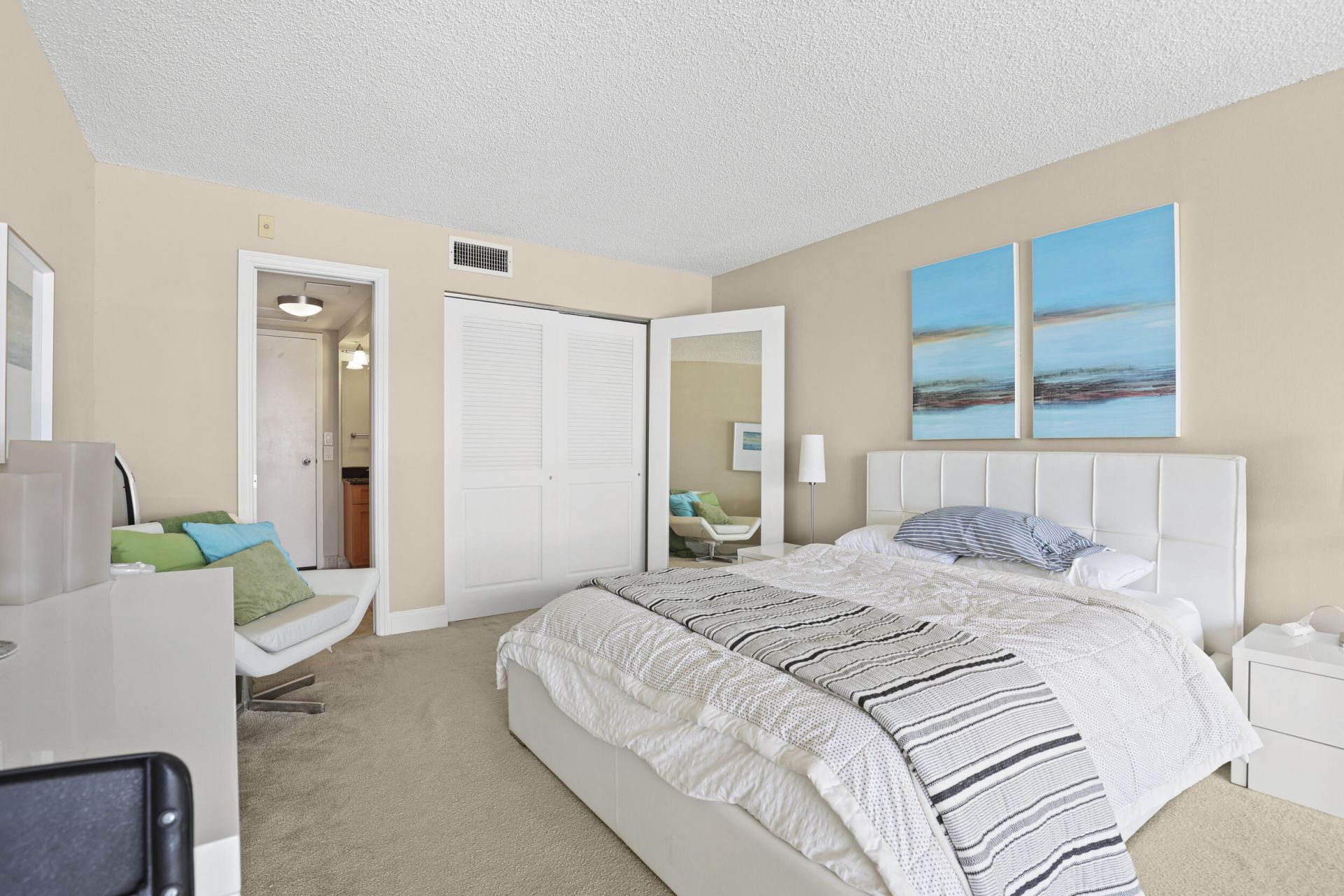 1830 Embassy Drive, Unit 122, West Palm Beach, FL 33401 Photo