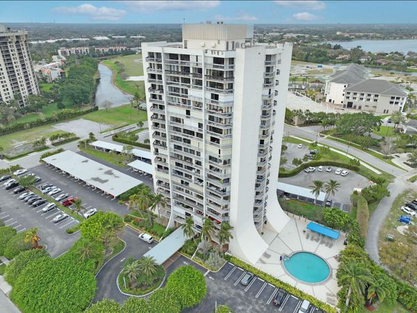 2400 Presidential Way, Unit 401, West Palm Beach, FL 33401