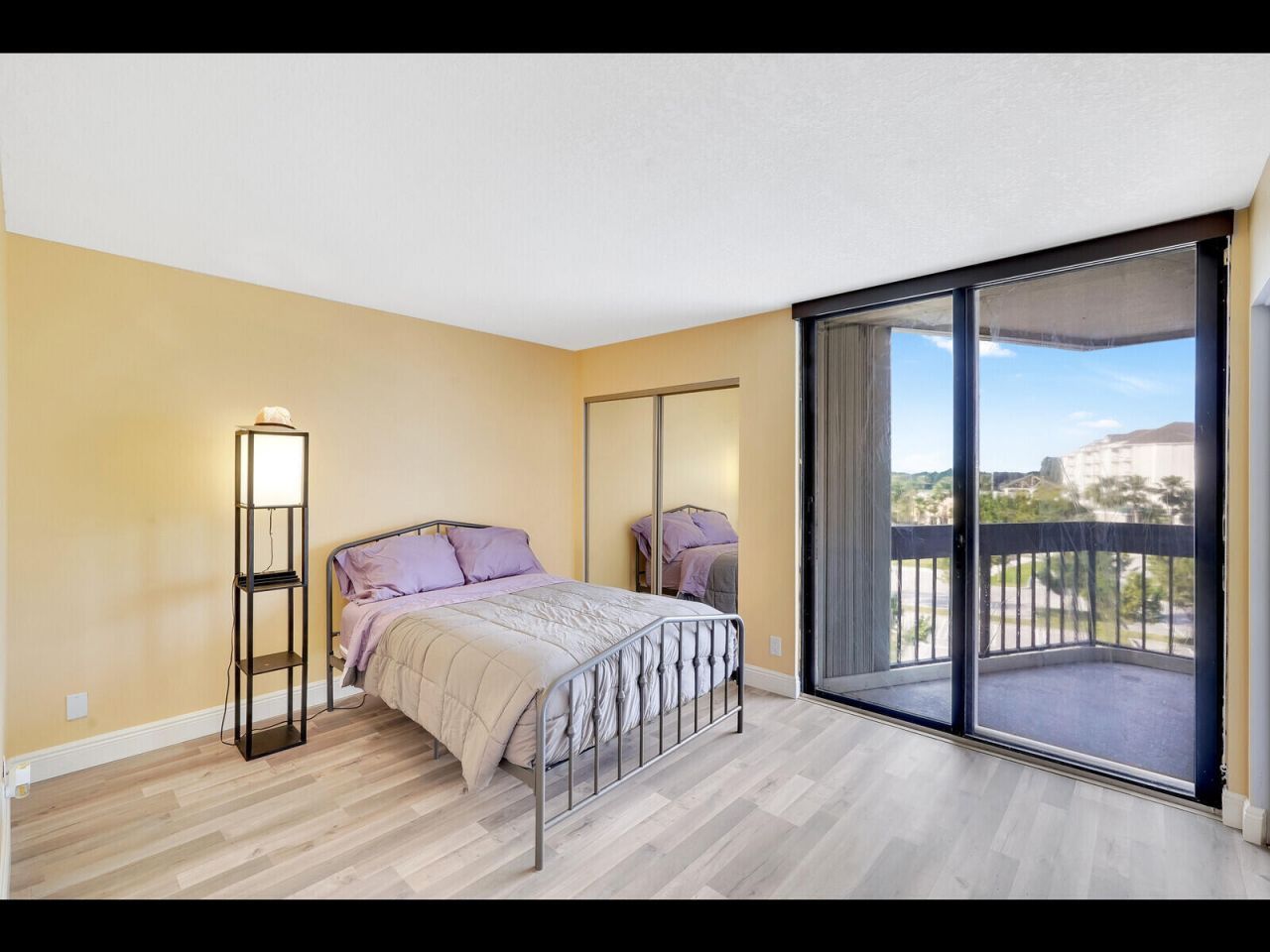 2400 Presidential Way, Unit 401, West Palm Beach, FL 33401 Photo