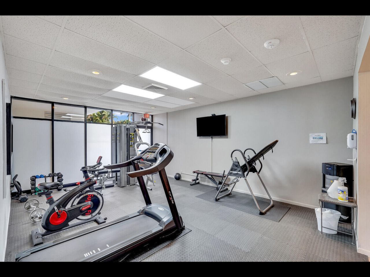 2400 Presidential Way, Unit 401, West Palm Beach, FL 33401 Photo