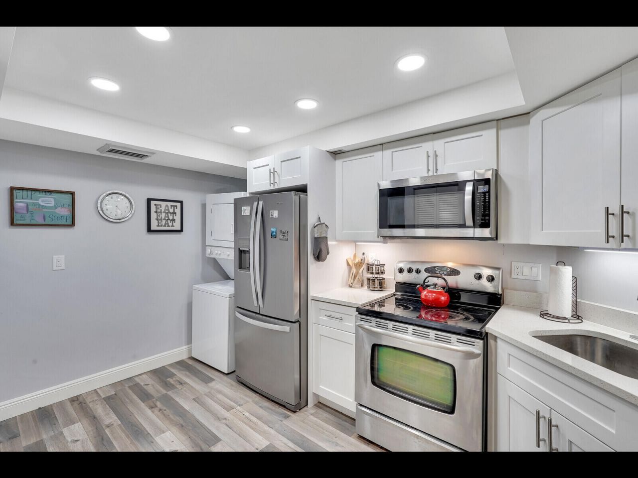 2400 Presidential Way, Unit 401, West Palm Beach, FL 33401 Photo