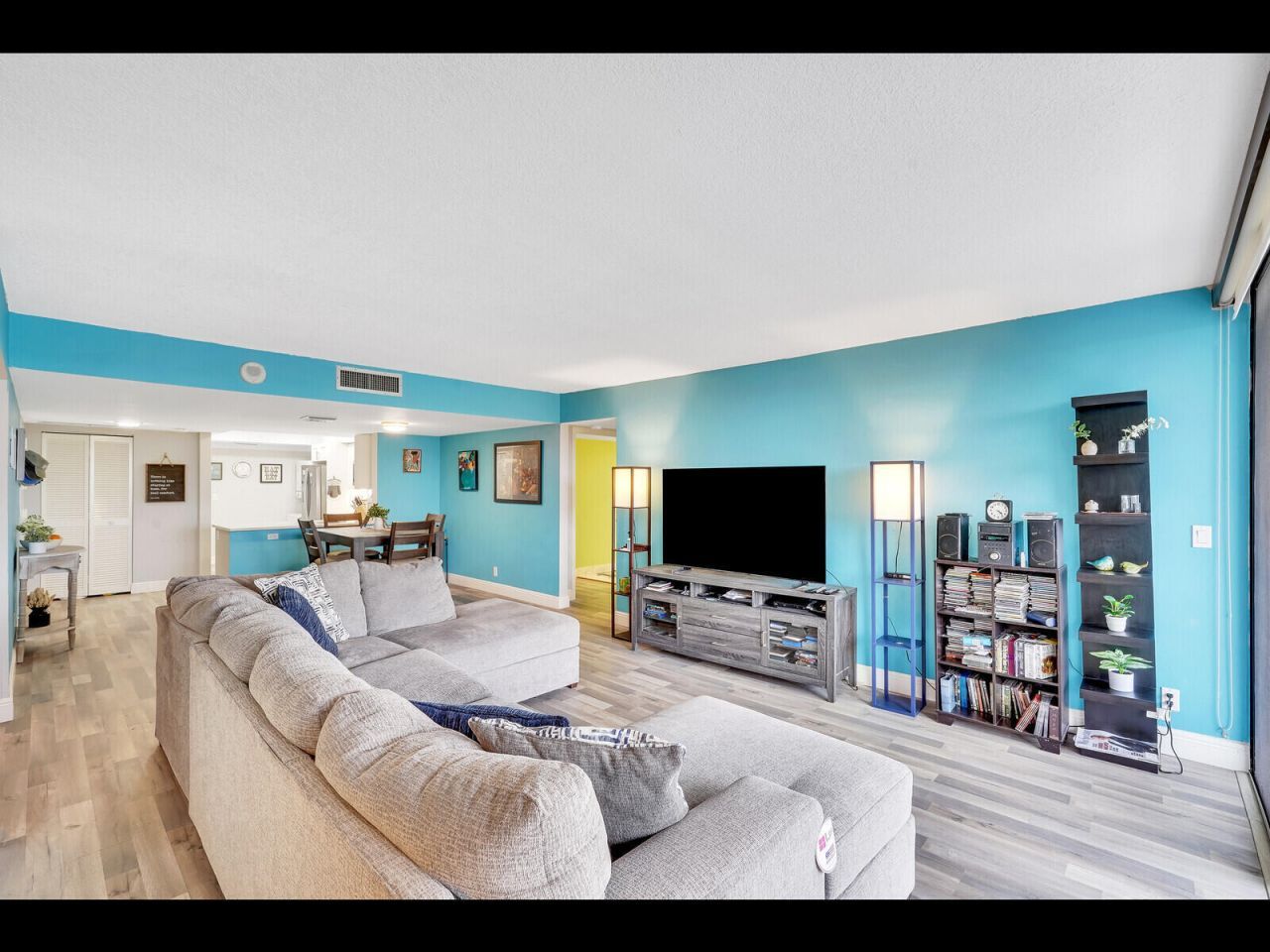 2400 Presidential Way, Unit 401, West Palm Beach, FL 33401 Photo