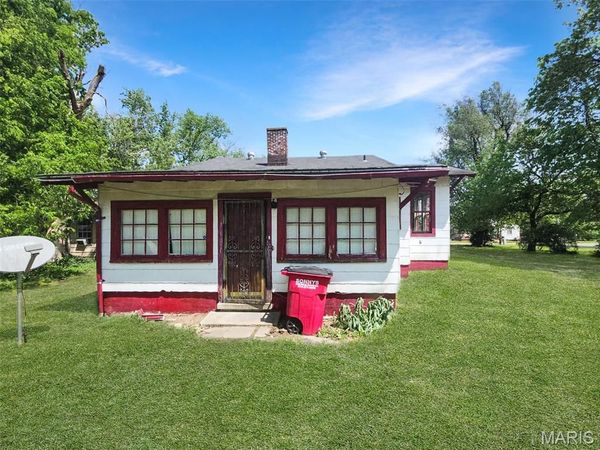 411 S West Street , Sikeston, MO 63801