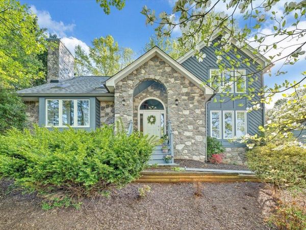 662 Stayman RD , Roanoke, VA 24019