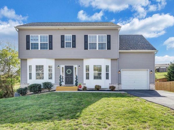 424 Cambridge Court RD , Vinton, VA 24179